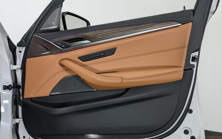 BMW 5 серия, 2019 год, 3 810 000 рублей, 24 фотография