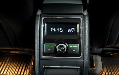 Skoda Superb III рестайлинг, 2013 год, 1 550 000 рублей, 27 фотография