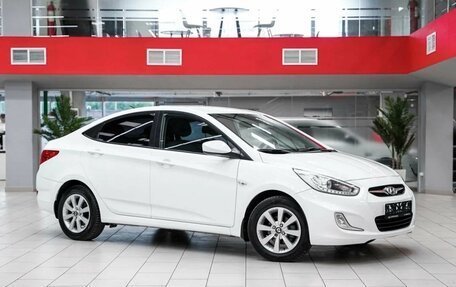 Hyundai Solaris II рестайлинг, 2011 год, 650 000 рублей, 1 фотография