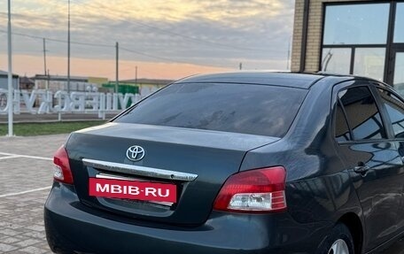 Toyota Yaris III рестайлинг, 2008 год, 670 000 рублей, 2 фотография