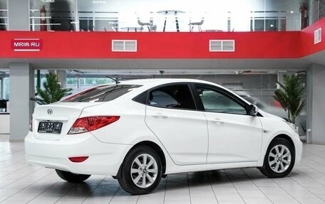 Hyundai Solaris II рестайлинг, 2011 год, 650 000 рублей, 2 фотография