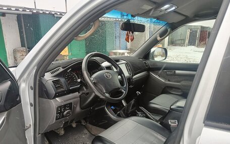 Toyota Land Cruiser Prado 120 рестайлинг, 2005 год, 1 700 000 рублей, 6 фотография