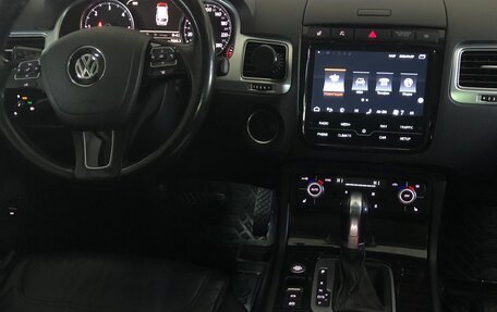 Volkswagen Touareg III, 2015 год, 2 960 000 рублей, 9 фотография