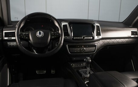 SsangYong Rexton, 2018 год, 2 375 000 рублей, 5 фотография