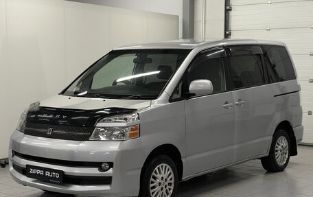 Toyota Voxy II, 2004 год, 999 000 рублей, 3 фотография