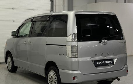 Toyota Voxy II, 2004 год, 999 000 рублей, 6 фотография