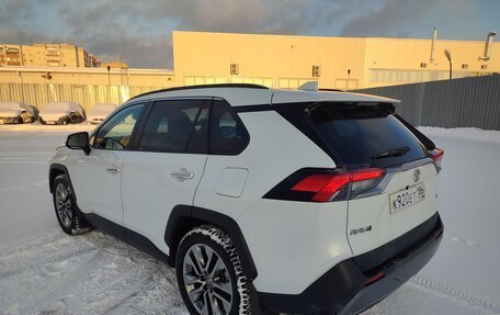 Toyota RAV4, 2020 год, 3 090 000 рублей, 4 фотография