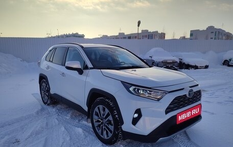 Toyota RAV4, 2020 год, 3 090 000 рублей, 2 фотография