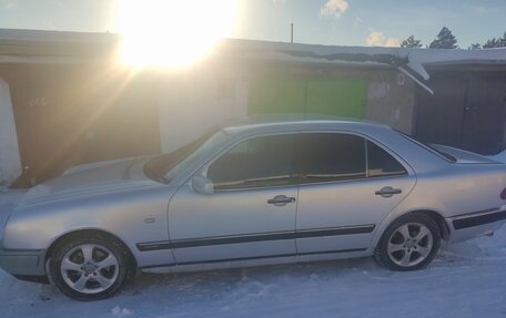 Mercedes-Benz E-Класс, 1996 год, 400 000 рублей, 5 фотография