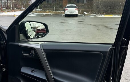 Toyota RAV4, 2016 год, 2 350 000 рублей, 16 фотография