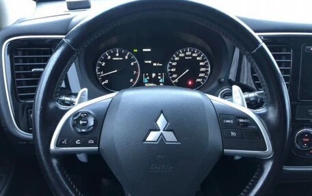 Mitsubishi Outlander III рестайлинг 3, 2014 год, 1 390 000 рублей, 4 фотография