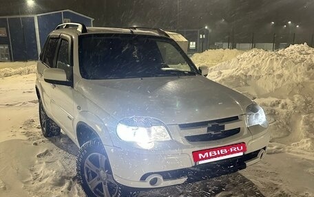 Chevrolet Niva I рестайлинг, 2013 год, 380 000 рублей, 3 фотография