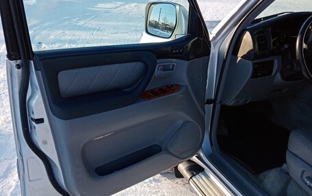 Toyota Land Cruiser 100 рестайлинг 2, 2006 год, 3 650 000 рублей, 7 фотография