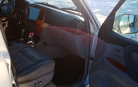 Toyota Land Cruiser 100 рестайлинг 2, 2006 год, 3 650 000 рублей, 14 фотография