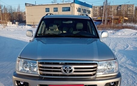 Toyota Land Cruiser 100 рестайлинг 2, 2006 год, 3 650 000 рублей, 6 фотография