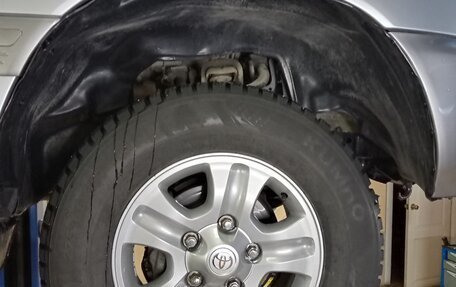 Toyota Land Cruiser 100 рестайлинг 2, 2006 год, 3 650 000 рублей, 24 фотография