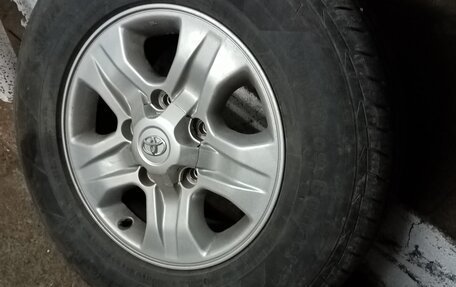 Toyota Land Cruiser 100 рестайлинг 2, 2006 год, 3 650 000 рублей, 26 фотография