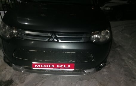 Mitsubishi Outlander III рестайлинг 3, 2014 год, 1 490 000 рублей, 7 фотография