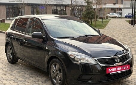 KIA cee'd I рестайлинг, 2010 год, 735 000 рублей, 3 фотография