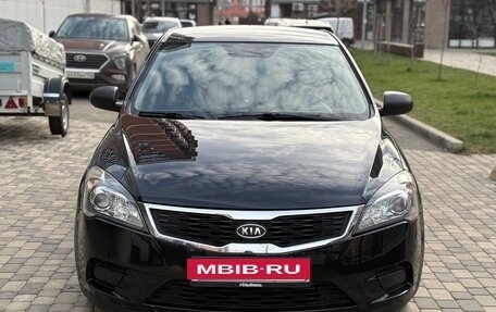 KIA cee'd I рестайлинг, 2010 год, 735 000 рублей, 2 фотография