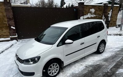 Volkswagen Touran III, 2011 год, 800 000 рублей, 1 фотография
