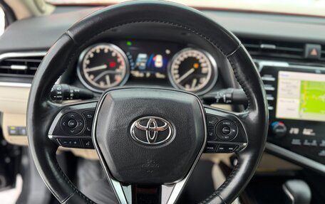 Toyota Camry, 2018 год, 2 550 000 рублей, 10 фотография