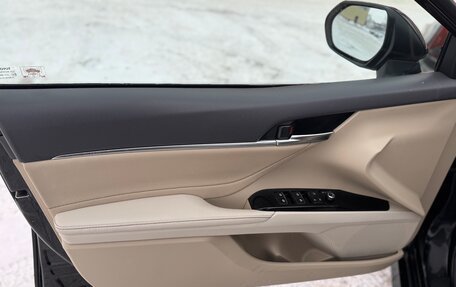 Toyota Camry, 2018 год, 2 550 000 рублей, 5 фотография