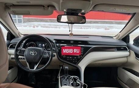 Toyota Camry, 2018 год, 2 550 000 рублей, 6 фотография