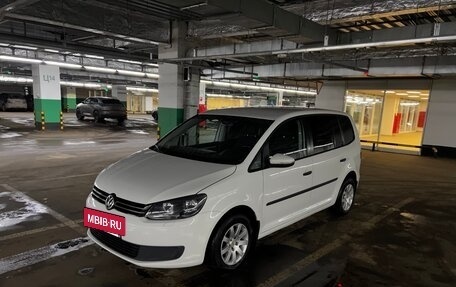 Volkswagen Touran III, 2011 год, 800 000 рублей, 11 фотография