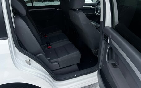 Volkswagen Touran III, 2011 год, 800 000 рублей, 22 фотография