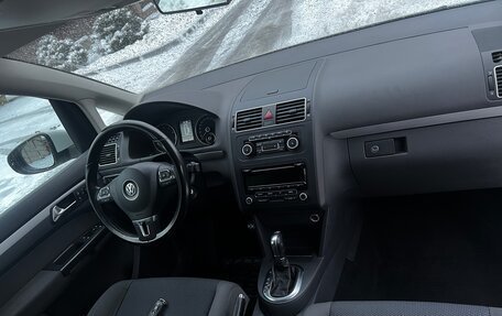 Volkswagen Touran III, 2011 год, 800 000 рублей, 17 фотография