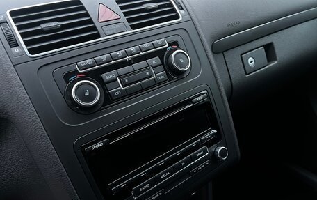 Volkswagen Touran III, 2011 год, 800 000 рублей, 26 фотография