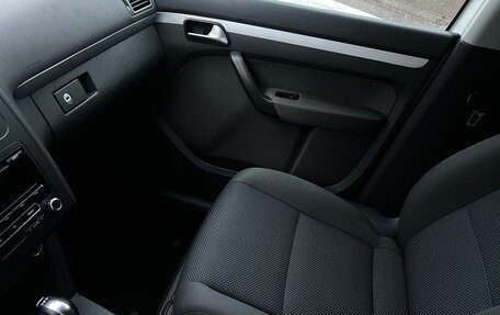 Volkswagen Touran III, 2011 год, 800 000 рублей, 31 фотография