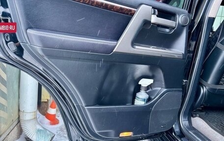 Toyota Land Cruiser 200, 2011 год, 3 109 000 рублей, 10 фотография