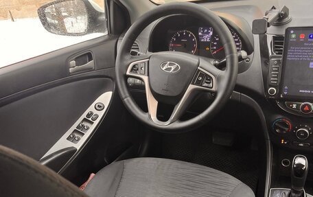 Hyundai Solaris II рестайлинг, 2016 год, 739 000 рублей, 1 фотография