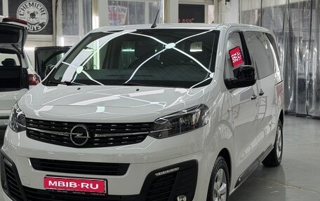 Opel Zafira Life I, 2021 год, 4 000 000 рублей, 1 фотография