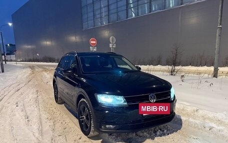 Volkswagen Tiguan II, 2019 год, 2 200 000 рублей, 2 фотография