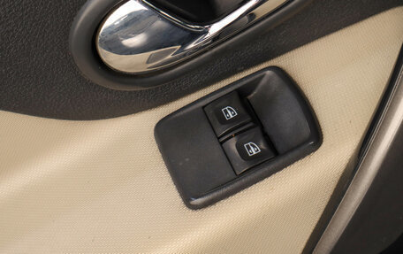 Renault Logan II, 2017 год, 969 000 рублей, 9 фотография