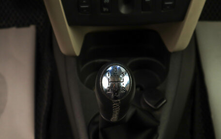 Renault Logan II, 2017 год, 969 000 рублей, 14 фотография