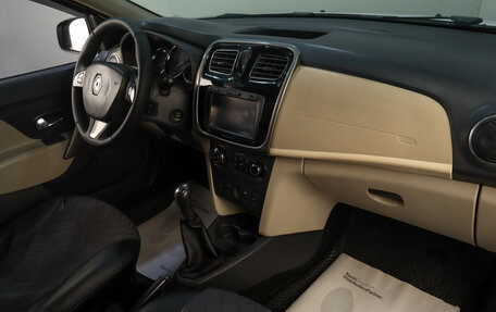 Renault Logan II, 2017 год, 969 000 рублей, 15 фотография