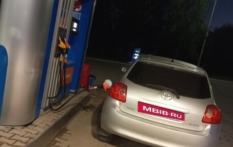 Toyota Auris II, 2008 год, 560 000 рублей, 2 фотография