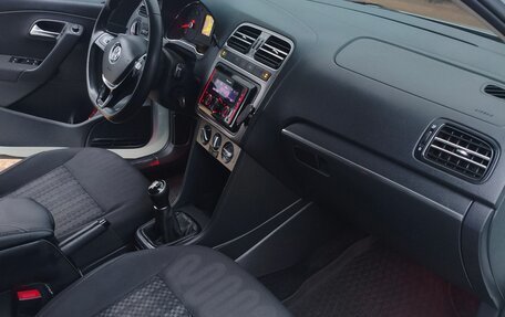 Volkswagen Polo VI (EU Market), 2018 год, 1 350 000 рублей, 5 фотография