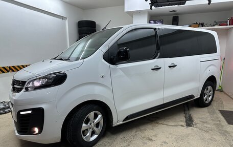 Opel Zafira Life I, 2021 год, 4 000 000 рублей, 4 фотография