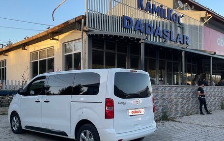 Opel Zafira Life I, 2021 год, 4 000 000 рублей, 3 фотография