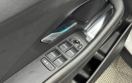 Jaguar E-Pace, 2018 год, 2 320 000 рублей, 16 фотография