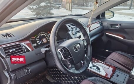 Toyota Camry, 2013 год, 1 290 000 рублей, 10 фотография