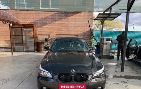 BMW 5 серия, 2004 год, 1 100 000 рублей, 4 фотография