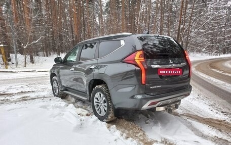 Mitsubishi Pajero Sport III рестайлинг, 2022 год, 4 000 000 рублей, 7 фотография