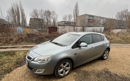 Opel Astra J, 2011 год, 550 000 рублей, 2 фотография
