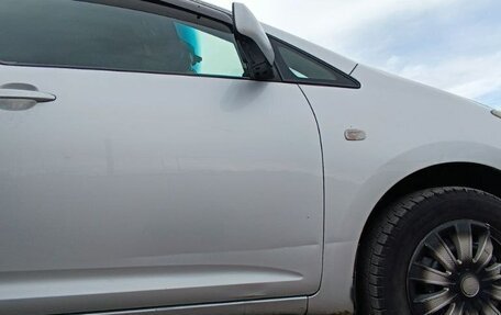 Toyota Wish II, 2004 год, 720 000 рублей, 14 фотография